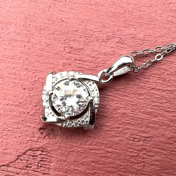 Sparkling Conflict Free 1 Carat Moissanite Pendant Sterling Silver 925 , EF VVS - Picture 6 of 6